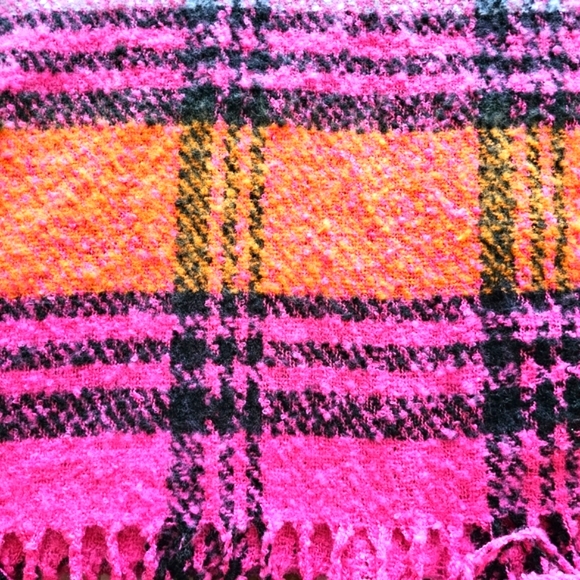 ⬇️💲NWOT | Juicy Coutoure Oversized Chunky Scarf - Plaid Multi Color 74"L x 22"W - Picture 5 of 7